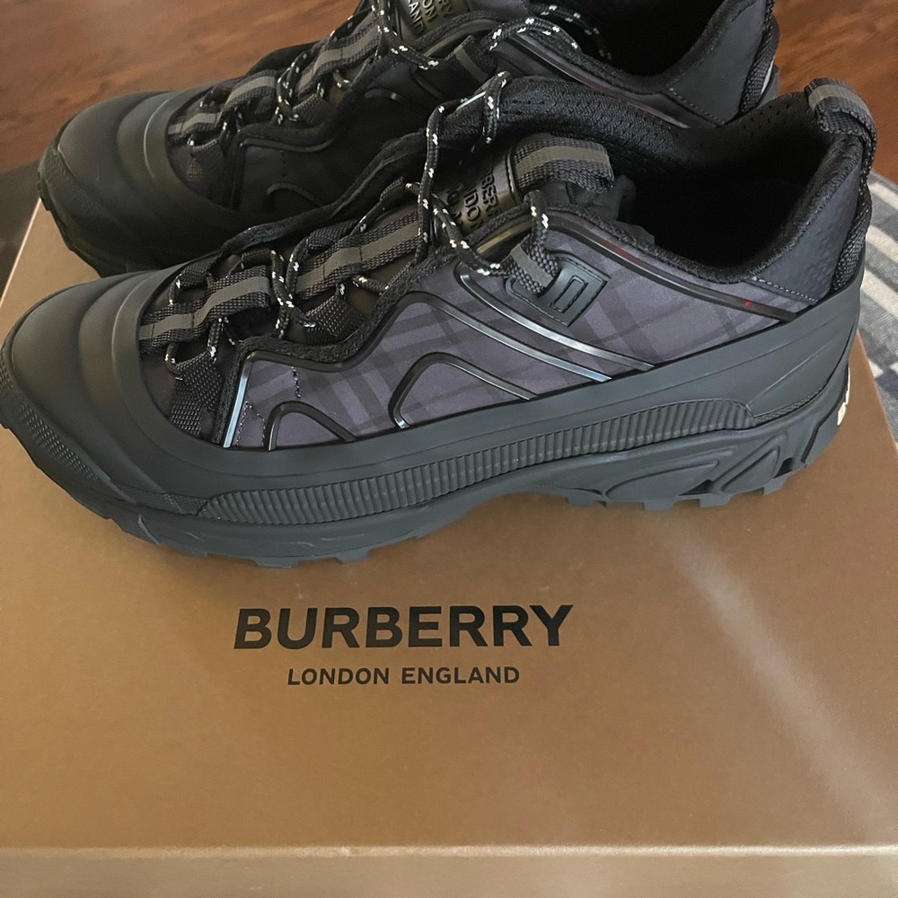 Burberry Black Sneakers with Durable Sole and Stylish Design